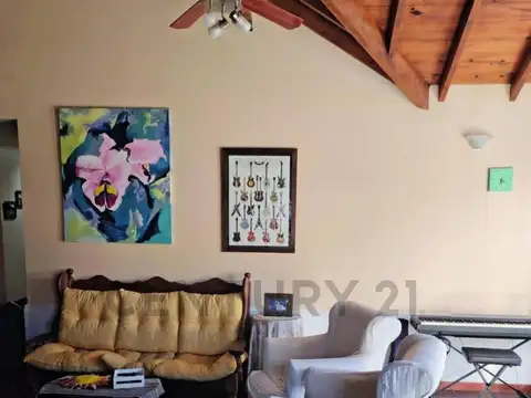 Venta casa Ituzaingo 5 ambientes con Piscina y Quincho