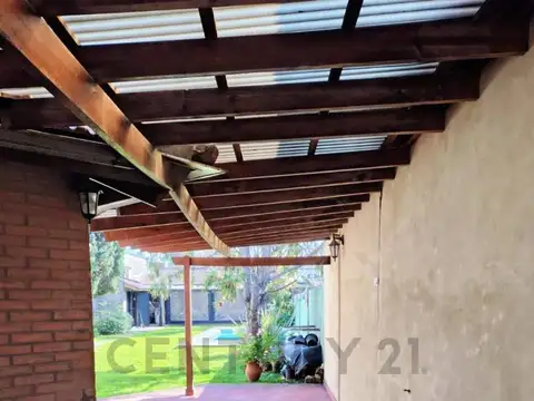 Casa 5 ambientes con 3 baños