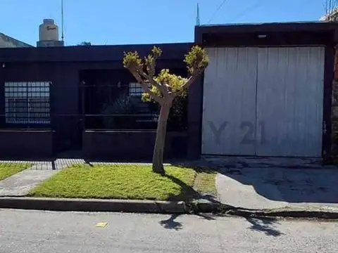 Calle 818 600, Piso 0