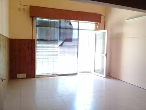 Local en Alquiler en Zarate, $ 450.000