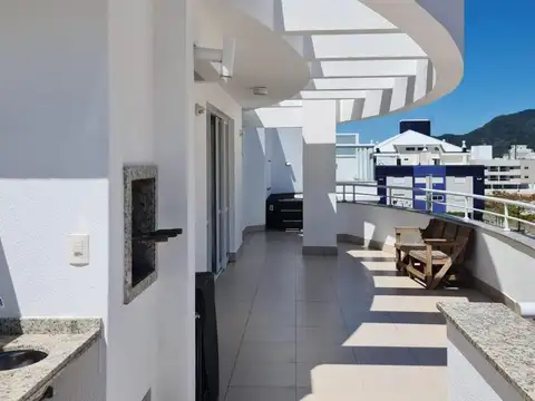 Basil Dúplex  amueblado, a pocos pasos del mar en la codicia
