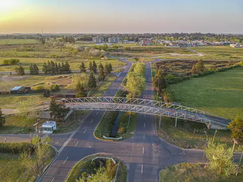 Los Pasos del Jockey  4 (  Barrio Paso del Puente )