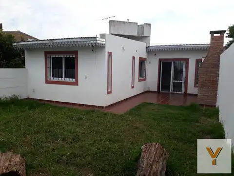 Casa en alquiler - 2 dormitorios 1 Baño - La Plata