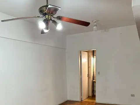 Monoambiente en Alquiler — Ciudadela — Frente a la estación de Tren