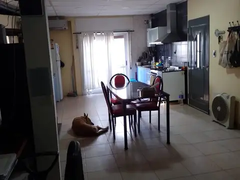 EXCELENTE CASA EN RAMOS MEJÍA