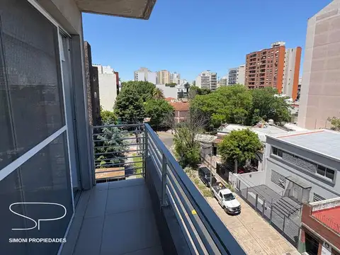 Amplio y luminoso departamento de 3 ambientes Zona Centro