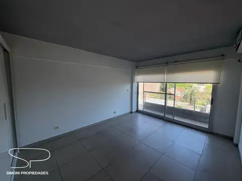 Amplio y luminoso departamento de 3 ambientes Zona Centro