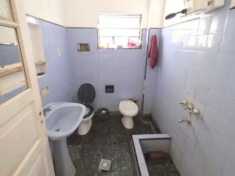 VENTA DE CASA 3 AMBIENTES EN VILLA LYNCH