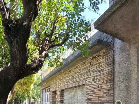 casa - LOTE 10x 26- VENTA , 4 amb- VILLA LUZURIAGA.-
