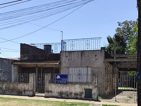 En venta Casa de 3 ambientes en Moron Sur  U$D 70.000