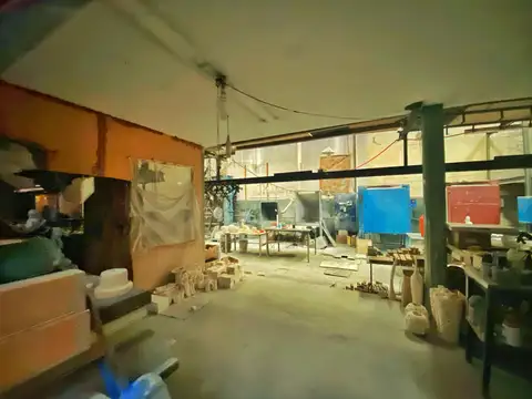 Galpon en Alquiler 17  mts Frente