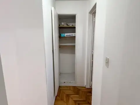 Departamento 2ambientes sobre Rivadavia a mts estacion subte