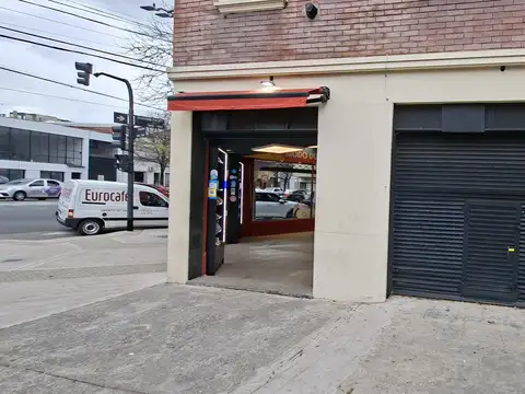 OPORTUNIDAD COMERCIAL ÚNICA EN CHACARITA! LOCAL EN ESQUINA DE GRAN VISIBILIDAD