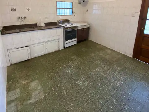 Casa 2 ambientes con 1 baño