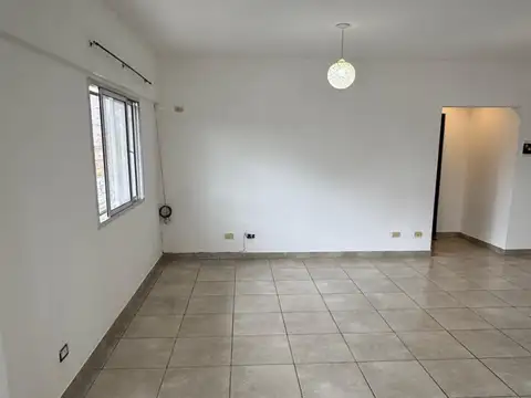 Avenida Presidente Juan Domingo Perón 3600, Piso 1