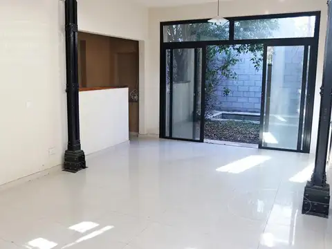 Casa 4 ambientes con 1 baño