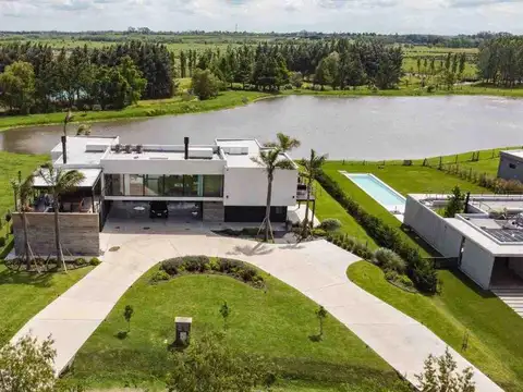 Casa en Chacras de La Reserva