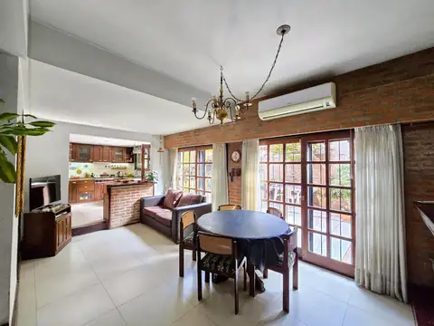 Casa en Venta con 1 cochera