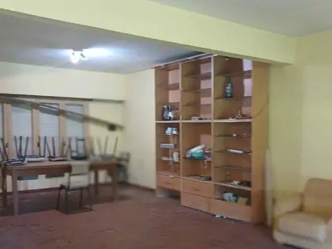 Casa 6 ambientes con 3 baños