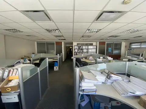 Oficina Comercial  con Cuatro Cocheras - Cochera - Centro - Microcentro