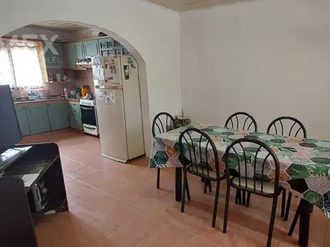 Casa 5 ambientes con 2 baños
