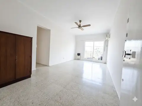 Venta Departamento 3 Ambientes Parque Chas con Balcon y Cochera