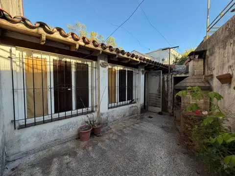 Casa 5 ambientes con 1 baño