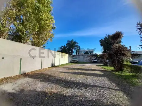 44 entre 23 y 24 1400, Piso 0