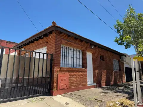 CASA tipo depto, zona centro