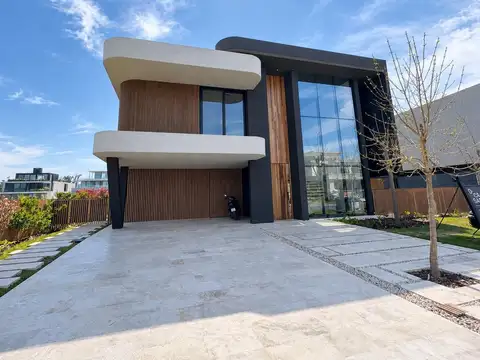 Casa en Barrio El Yacht Nordelta