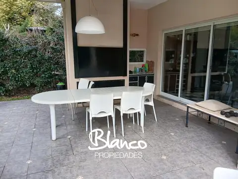 Casa en Alquiler de 4 dormitorios