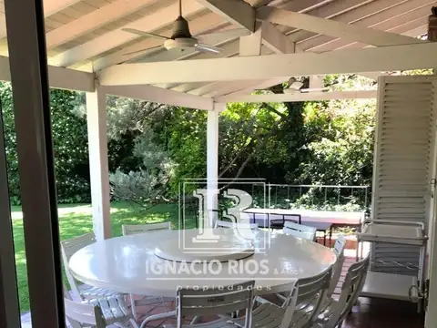 Casa 3 ambientes con 4 baños