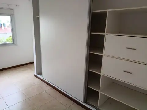 Departamento 6 ambientes con 2 baños