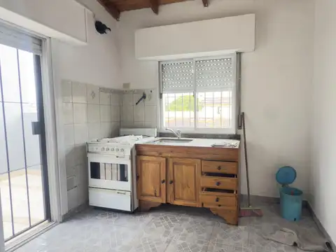 Departamento en Alquiler en Lomas del Mirador, $ 650.000