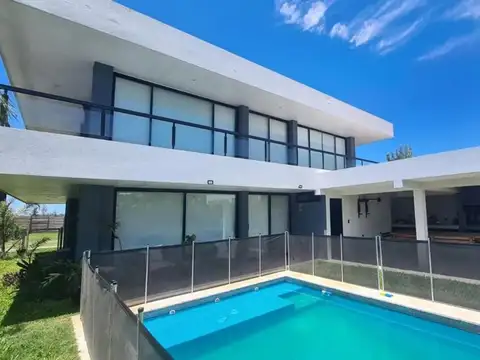 Lagoon Pilar