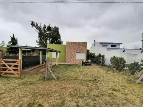 Casa en excelente ubicación, prácticamente a estrenar.