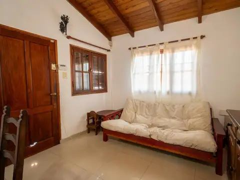 Casa 5 ambientes con 1 baño