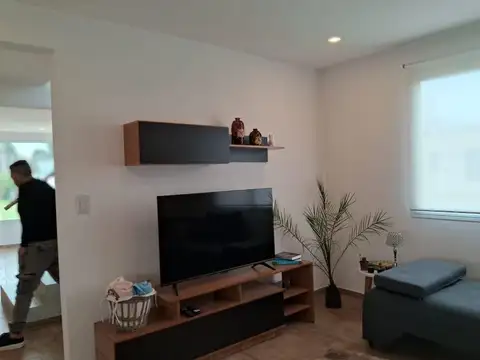 Excelente Casa en finca de alvarez, de 4 ambientes muy luminosa