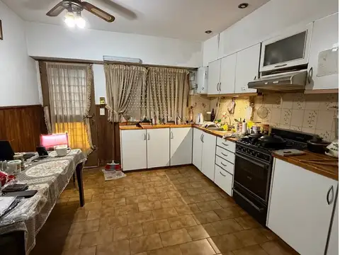 CASA EN VENTA 3  AMBIENTES -VILLA ADELINA