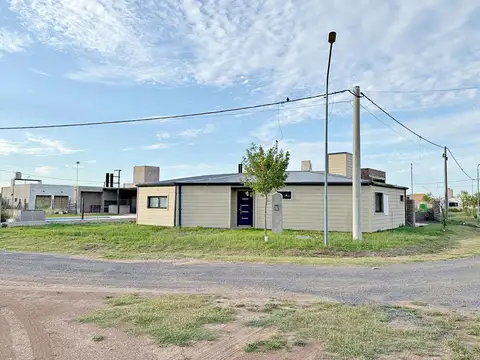 Casa en Venta 2 dormitorios 2 baños Villa Amalia EcoVida A Terminar PERMUTA LOTE AUTO