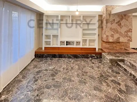 Casa 7 ambientes con 3 baños