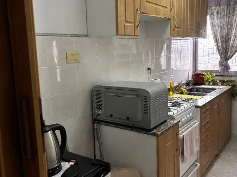 Departamento 3 amb Ramos Mejía Sobre av Rivadavia frente a la estación