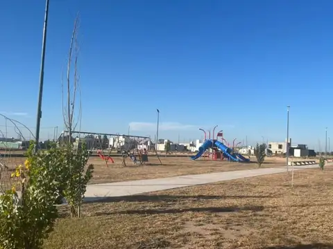 VENTA LOTE CENTRAL CUESTAS DE MANANTIALES