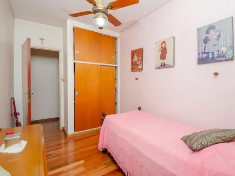 Casa en venta de 5 ambientes con patio y cochera