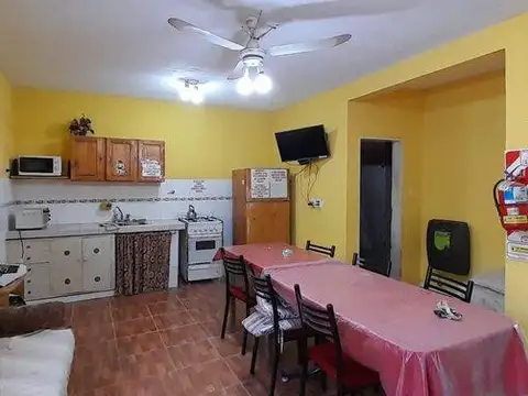 VENTA. Casa 3 ambientes con pileta. González Chávez 485, Chascomús, Buenos Aires, Argentina