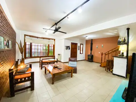 VENTA CASA 5 AMBIENTES TIGRE C/ JARDIN Y GARAGE