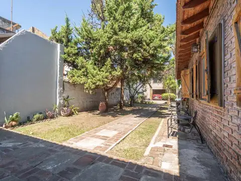 Casa 5 ambientes con 3 baños