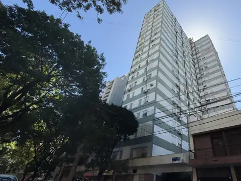 Ver Video- 2 amb. en piso alto, muy luminoso y vista abierta