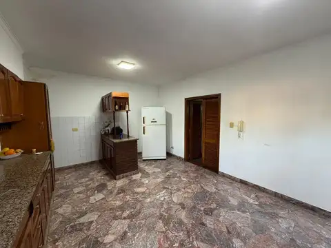 Casa en Alquiler en Los Hornos, $ 1.100.000