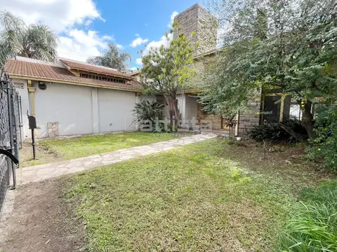 Casa en Alquiler en Villa Sarmiento, USD 2.500